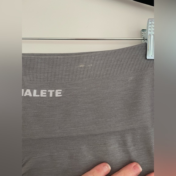 Alphalete Amplify Light Grey - Picture 8 of 10